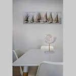 Cozy House In דירה *